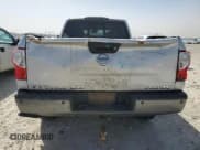 ✅ 2018 Nissan Titan SV • VIN: 1N6BA1F45JN549152 • Lot: 47810735. Wystawiony na Copart z przebiegiem 144 666 mil. Bezpłatny archiwum sprzedaży aukcyjnych z USA i szczegółowy raport historii pojazdu na DreamBid. Zdjęcie 6.