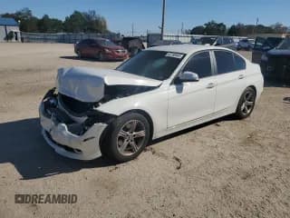 ✅ 2014 BMW 3 Series 320i • VIN: WBA3B1C5XEK132941 • Лот: 82756945. Опубликован ранее на Copart с пробегом 106 595 миль. Бесплатный доступ к архиву аукционных продаж из США и подробный отчёт об истории автомобиля на DreamBid. Изображение 1.