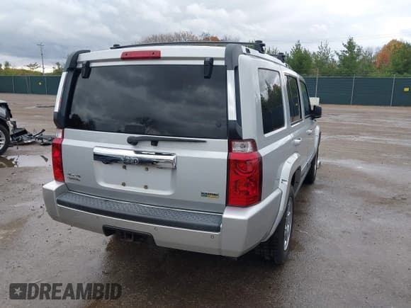 ✅ 2008 Jeep Commander Limited • VIN: 1J8HG58N68C124949 • Lot: 40725093. Listed on IAAI with 180,307 mi. Free auction sales archive from the USA and detailed vehicle history report at DreamBid. Image 4.