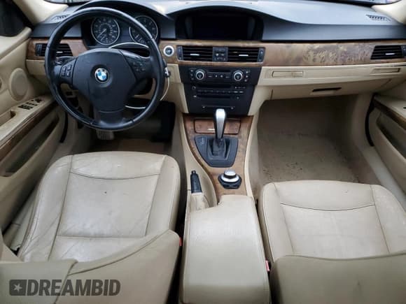 ✅ 2008 BMW 3 Series 328i • VIN: WBAVA33598KX84400 • Лот: 90666465. Опубликован ранее на Copart с пробегом Не указан. Бесплатный доступ к архиву аукционных продаж из США и подробный отчёт об истории автомобиля на DreamBid. Изображение 8.