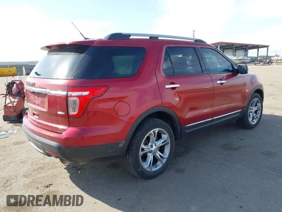 ✅ 2015 Ford Explorer Limited • VIN: 1FM5K8F83FGC70010 • Lot: 41990952. Wystawiony na IAAI z przebiegiem 138 037 mil. Bezpłatny archiwum sprzedaży aukcyjnych z USA i szczegółowy raport historii pojazdu na DreamBid. Zdjęcie 4.