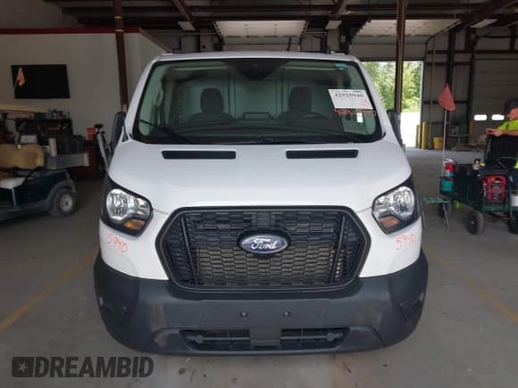 ✅ 2021 Ford Transit • VIN: 1FTYE2Y89MKA85036 • Lot: 42925940. Wystawiony na IAAI z przebiegiem 140 859 mil. Bezpłatny archiwum sprzedaży aukcyjnych z USA i szczegółowy raport historii pojazdu na DreamBid. Zdjęcie 12.