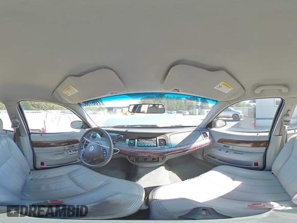 ✅ 2004 Mercury Grand Marquis GS • VIN: 2MEFM74W14X683287 • Lot: 70675825. Wystawiony na Copart z przebiegiem 45 112 mil. Bezpłatny archiwum sprzedaży aukcyjnych z USA i szczegółowy raport historii pojazdu na DreamBid. Zdjęcie 15.