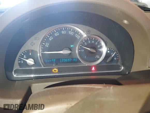 ✅ 2006 Chevrolet HHR LT • VIN: 3GNDA23D26S634685 • Lot: 81865485. Wystawiony na Copart z przebiegiem 173 697 mil. Bezpłatny archiwum sprzedaży aukcyjnych z USA i szczegółowy raport historii pojazdu na DreamBid. Zdjęcie 9.