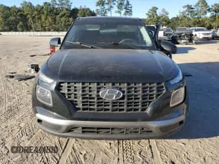 ✅ 2021 Hyundai Venue SE • VIN: KMHRB8A36MU094078 • Lot: 77377714. Wystawiony na Copart z przebiegiem 62 855 mil. Bezpłatny archiwum sprzedaży aukcyjnych z USA i szczegółowy raport historii pojazdu na DreamBid. Zdjęcie 5.