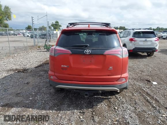 ✅ 2016 Toyota RAV4 SE • VIN: 2T3JFREV4GW514788 • Lot: 43156218. Wystawiony na IAAI z przebiegiem 140 340 mil. Bezpłatny archiwum sprzedaży aukcyjnych z USA i szczegółowy raport historii pojazdu na DreamBid. Zdjęcie 17.