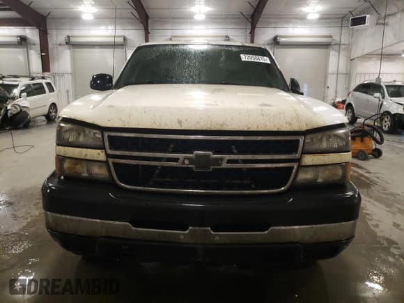 ✅ 2006 Chevrolet Silverado 2500HD LT2 • VIN: 1GCHK23U06F175913 • Lot: 72050815. Wystawiony na Copart z przebiegiem 138 242 mil. Bezpłatny archiwum sprzedaży aukcyjnych z USA i szczegółowy raport historii pojazdu na DreamBid. Zdjęcie 5.