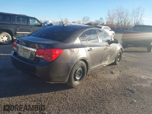 ✅ 2014 Chevrolet Cruze LS • VIN: 1G1PA5SH1E7292020 • Lot: 43731433. Wystawiony na IAAI z przebiegiem 150 456 mil. Bezpłatny archiwum sprzedaży aukcyjnych z USA i szczegółowy raport historii pojazdu na DreamBid. Zdjęcie 4.