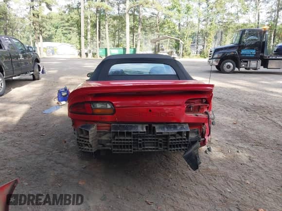 2002 Chevrolet Camaro z VIN 2G1FP32K522138620, wystawiony jako IAAI lot #43319461 z przebiegiem 143 190 mil mil oraz . Historia ofert i sprzedaży dostępna na DreamBid. Obrazek 16.