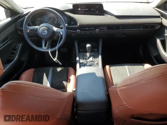 ✅ 2024 Mazda 3 Carbon Edition • VIN: 3MZBPBXY9RM400481 • Лот: 68619735. Опубликован ранее на Copart с пробегом 7 558 миль. Бесплатный доступ к архиву аукционных продаж из США и подробный отчёт об истории автомобиля на DreamBid. Изображение 8.