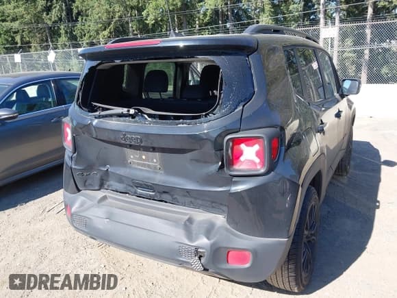 ✅ 2018 Jeep Renegade Latitude • VIN: ZACCJBBBXJPJ43843 • Lot: 42848075. Wystawiony na IAAI z przebiegiem 76 556 mil. Bezpłatny archiwum sprzedaży aukcyjnych z USA i szczegółowy raport historii pojazdu na DreamBid. Zdjęcie 17.