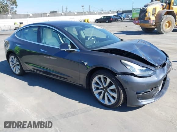 ✅ 2018 Tesla Model 3 Long Range Battery • VIN: 5YJ3E1EA5JF169052 • Lot: 42986506. Wystawiony na IAAI z przebiegiem 131 796 mil. Bezpłatny archiwum sprzedaży aukcyjnych z USA i szczegółowy raport historii pojazdu na DreamBid. Zdjęcie 1.