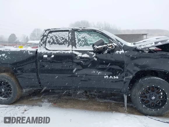 2019 Ram 1500 Tradesman z VIN 1C6SRFCT8KN812411, wystawiony jako IAAI lot #41589377 z przebiegiem 79 776 mil mil oraz . Historia ofert i sprzedaży dostępna na DreamBid. Obrazek 14.