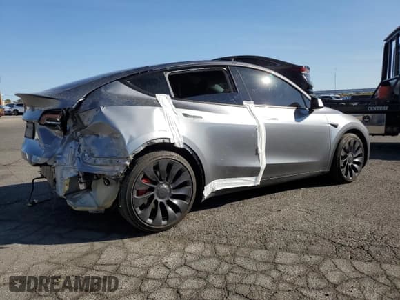 ✅ 2024 Tesla Model Y Performance • VIN: 7SAYGDEF5RF159357 • Lot: 72073545. Listed on Copart with 23,457 mi. Free auction sales archive from the USA and detailed vehicle history report at DreamBid. Image 3.