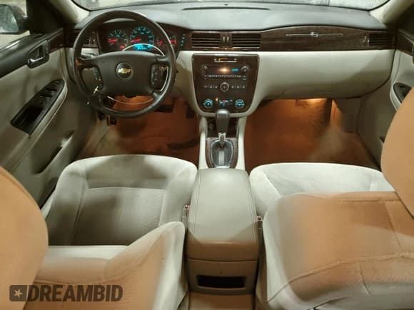 ✅ 2014 Chevrolet Impala LT • VIN: 2G1WB5E35E1112642 • Lot: 85209705. Listed on Copart with 161,688 mi. Free auction sales archive from the USA and detailed vehicle history report at DreamBid. Image 8.