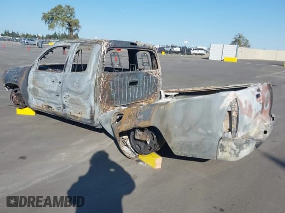 ✅ 2013 Toyota Tacoma • VIN: 5TFTX4CN7DX022243 • Lot: 41772673. Wystawiony na IAAI z przebiegiem Nie podano. Bezpłatny archiwum sprzedaży aukcyjnych z USA i szczegółowy raport historii pojazdu na DreamBid. Zdjęcie 3.