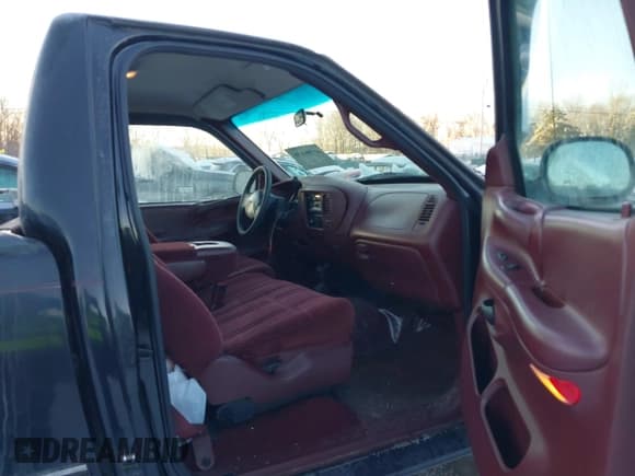 ✅ 1997 Ford F-150 • VIN: 1FTDF18W2VNB16258 • Lot: 41286338. Listed on IAAI with 53,720 mi. Free auction sales archive from the USA and detailed vehicle history report at DreamBid. Image 5.