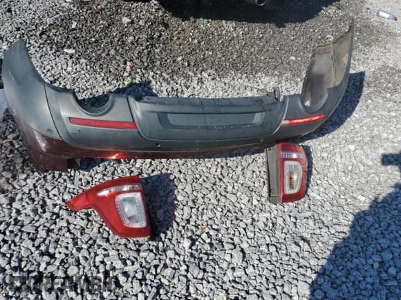 ✅ 2011 Ford Explorer XLT • VIN: 1FMHK7D89BGA79504 • Lot: 71640175. Wystawiony na Copart z przebiegiem 282 097 mil. Bezpłatny archiwum sprzedaży aukcyjnych z USA i szczegółowy raport historii pojazdu na DreamBid. Zdjęcie 13.