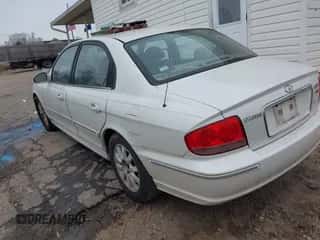 2002 Hyundai Sonata GLS с VIN KMHWF35H42A652136, выставлен на аукционе IAAI как лот 41313194 с пробегом 184 998 миль миль и . История ставок и продаж доступна на DreamBid. Изображение 3.