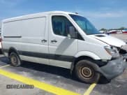 ✅ 2014 Mercedes-Benz Sprinter Cargo • VIN: WD3PE7CC3E5845279 • Lot: 43083011. Wystawiony na IAAI z przebiegiem 135 190 mil. Bezpłatny archiwum sprzedaży aukcyjnych z USA i szczegółowy raport historii pojazdu na DreamBid. Zdjęcie 13.