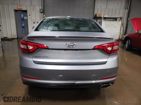 ✅ 2015 Hyundai Sonata SE • VIN: 5NPE24AF5FH181473 • Лот: 72690002. Опубликован ранее на Copart с пробегом 85 306 миль. Бесплатный доступ к архиву аукционных продаж из США и подробный отчёт об истории автомобиля на DreamBid. Изображение 6.