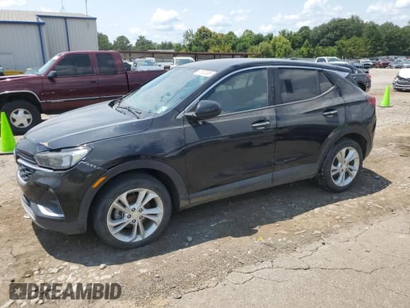 ✅ 2022 Buick Encore GX Preferred • VIN: KL4MMBS25NB020881 • Lot: 67502835. Wystawiony na Copart z przebiegiem 144 390 mil. Bezpłatny archiwum sprzedaży aukcyjnych z USA i szczegółowy raport historii pojazdu na DreamBid. Zdjęcie 1.