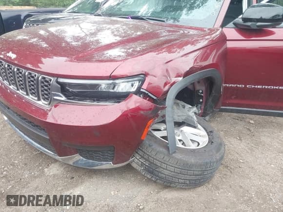 ✅ 2024 Jeep Grand Cherokee Altitude • VIN: 1C4RJKAG8R8528766 • Lot: 42515472. Listed on IAAI with 8,967 mi. Free auction sales archive from the USA and detailed vehicle history report at DreamBid. Image 6.