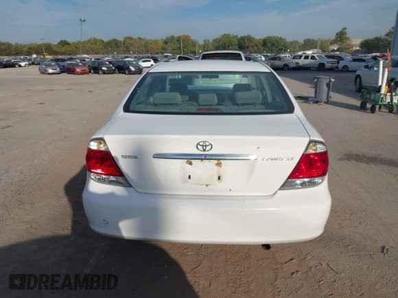 ✅ 2005 Toyota Camry LE • VIN: 4T1BE32K35U417876 • Лот: 43375975. Опубликован ранее на IAAI с пробегом 138 418 миль. Бесплатный доступ к архиву аукционных продаж из США и подробный отчёт об истории автомобиля на DreamBid. Изображение 16.
