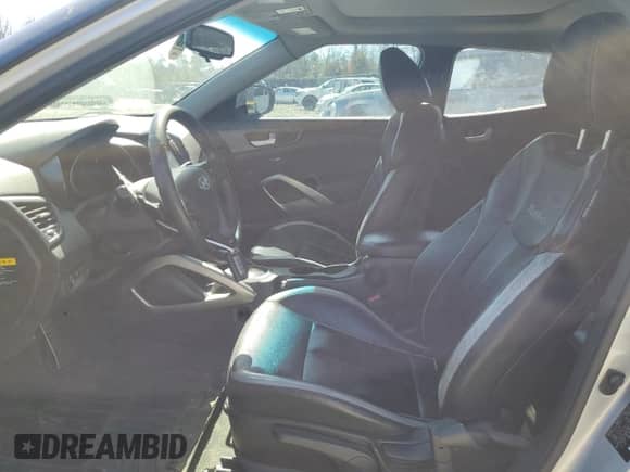 2013 Hyundai Veloster Turbo с VIN KMHTC6AEXDU100327, выставлен на аукционе Copart как лот 48618055 с пробегом 121 569 миль миль и Чистый • Clean title. История ставок и продаж доступна на DreamBid. Изображение 7.