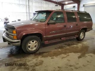 ✅ 1997 Chevrolet Suburban • VIN: 1GNFK16R6VJ338463 • Лот: 89440585. Опубликован ранее на Copart с пробегом 217 694 миль. Бесплатный доступ к архиву аукционных продаж из США и подробный отчёт об истории автомобиля на DreamBid. Изображение 1.