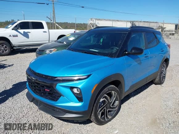 2025 Chevrolet TrailBlazer RS с VIN KL79MUSL4SB163829, выставлен на аукционе IAAI как лот 43470762 с пробегом 4 918 миль миль и . История ставок и продаж доступна на DreamBid. Изображение 2.