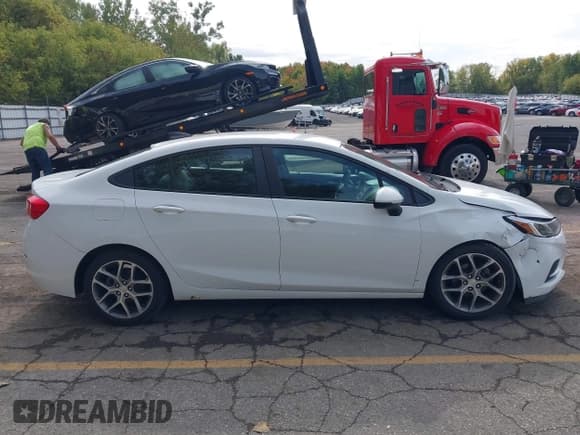 ✅ 2017 Chevrolet Cruze LS • VIN: 1G1BC5SM5H7162599 • Lot: 43400934. Listed on IAAI with 122,035 mi. Free auction sales archive from the USA and detailed vehicle history report at DreamBid. Image 13.