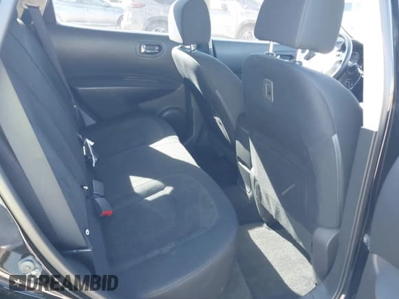 ✅ 2015 Nissan Rogue S • VIN: JN8AS5MVXFW257095 • Лот: 43737619. Опубликован ранее на IAAI с пробегом 141 540 миль. Бесплатный доступ к архиву аукционных продаж из США и подробный отчёт об истории автомобиля на DreamBid. Изображение 8.