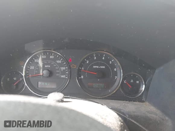 ✅ 2006 Jeep Commander • VIN: 1J8HH48N26C165812 • Lot: 42716853. Listed on IAAI with 217,101 mi. Free auction sales archive from the USA and detailed vehicle history report at DreamBid. Image 7.