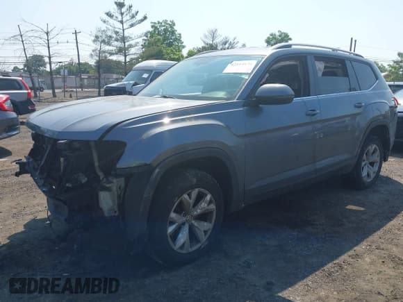 ✅ 2018 Volkswagen Atlas SE • VIN: 1V2KR2CA3JC504717 • Lot: 42414174. Wystawiony na IAAI z przebiegiem 105 909 mil. Bezpłatny archiwum sprzedaży aukcyjnych z USA i szczegółowy raport historii pojazdu na DreamBid. Zdjęcie 17.