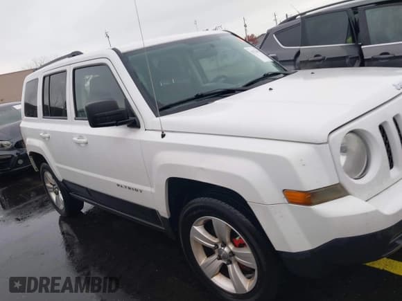 ✅ 2012 Jeep Patriot Latitude • VIN: 1C4NJRFB0CD578175 • Lot: 43716934. Listed on IAAI with 181,658 mi. Free auction sales archive from the USA and detailed vehicle history report at DreamBid. Image 13.