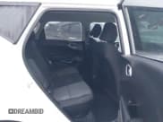 ✅ 2020 Kia Soul GT-Line • VIN: KNDJ63AUXL7701663 • Lot: 43367980. Wystawiony na IAAI z przebiegiem 74 270 mil. Bezpłatny archiwum sprzedaży aukcyjnych z USA i szczegółowy raport historii pojazdu na DreamBid. Zdjęcie 8.