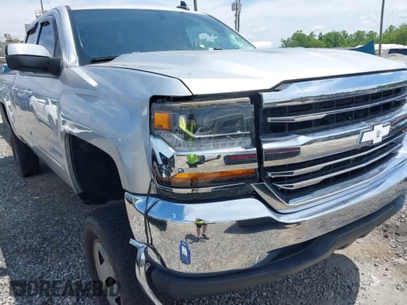 ✅ 2019 Chevrolet Silverado 1500 LT • VIN: 2GCRCPEC3K1155546 • Lot: 42418387. Wystawiony na IAAI z przebiegiem 84 323 mil. Bezpłatny archiwum sprzedaży aukcyjnych z USA i szczegółowy raport historii pojazdu na DreamBid. Zdjęcie 18.