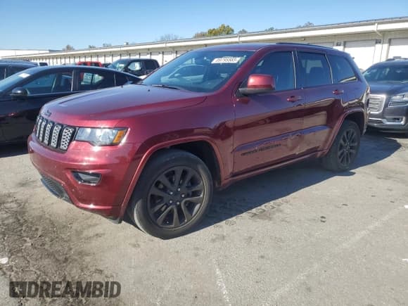 ✅ 2018 Jeep Grand Cherokee Laredo E • VIN: 1C4RJEAG2JC153315 • Лот: 89795555. Опубликован ранее на Copart с пробегом 108 447 миль. Бесплатный доступ к архиву аукционных продаж из США и подробный отчёт об истории автомобиля на DreamBid. Изображение 1.