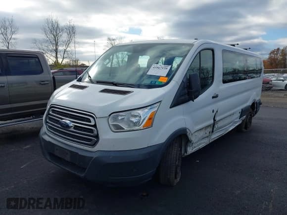 ✅ 2017 Ford Transit XL • VIN: 1FBZX2ZM5HKA56444 • Lot: 43567120. Wystawiony na IAAI z przebiegiem 183 059 mil. Bezpłatny archiwum sprzedaży aukcyjnych z USA i szczegółowy raport historii pojazdu na DreamBid. Zdjęcie 2.