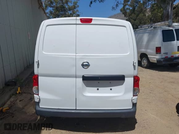 ✅ 2017 Nissan NV200 S • VIN: 3N6CM0KN0HK713072 • Lot: 42234919. Wystawiony na IAAI z przebiegiem 123 441 mil. Bezpłatny archiwum sprzedaży aukcyjnych z USA i szczegółowy raport historii pojazdu na DreamBid. Zdjęcie 16.