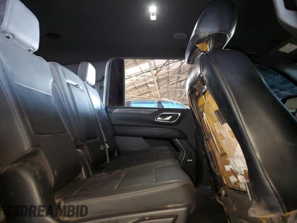 ✅ 2022 Chevrolet Suburban Z71 • VIN: 1GNSKDKD7NR249707 • Lot: 79271484. Wystawiony na Copart z przebiegiem 73 680 mil. Bezpłatny archiwum sprzedaży aukcyjnych z USA i szczegółowy raport historii pojazdu na DreamBid. Zdjęcie 11.