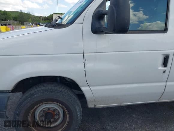 ✅ 2012 Ford Econoline Cargo Commercial • VIN: 1FTNS2EW8CDA13858 • Lot: 42473899. Wystawiony na IAAI z przebiegiem 336 332 mil. Bezpłatny archiwum sprzedaży aukcyjnych z USA i szczegółowy raport historii pojazdu na DreamBid. Zdjęcie 17.