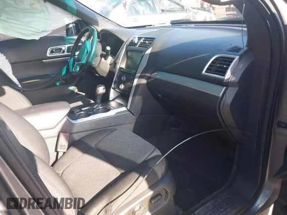 ✅ 2013 Ford Explorer XLT • VIN: 1FM5K8D88DGC87093 • Lot: 41489571. Wystawiony na IAAI z przebiegiem 113 821 mil. Bezpłatny archiwum sprzedaży aukcyjnych z USA i szczegółowy raport historii pojazdu na DreamBid. Zdjęcie 5.