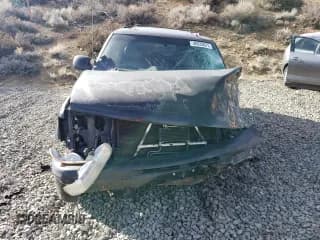 ✅ 2002 Chevrolet Suburban LT • VIN: 1GNFK16T02J261631 • Лот: 46933875. Опубликован ранее на Copart с пробегом Не указан. Бесплатный доступ к архиву аукционных продаж из США и подробный отчёт об истории автомобиля на DreamBid. Изображение 5.