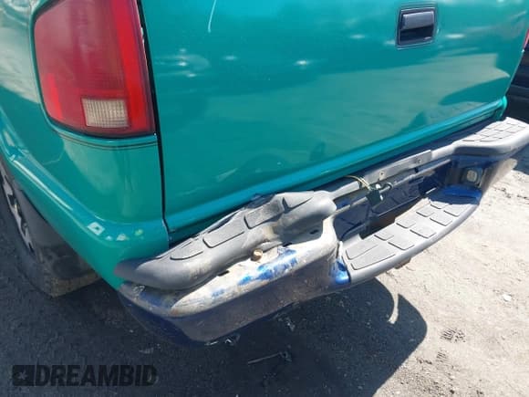 ✅ 1999 Chevrolet S-10 LS • VIN: 1GCDT19X6X8189022 • Лот: 41789104. Опубликован ранее на IAAI с пробегом 168 037 миль. Бесплатный доступ к архиву аукционных продаж из США и подробный отчёт об истории автомобиля на DreamBid. Изображение 6.