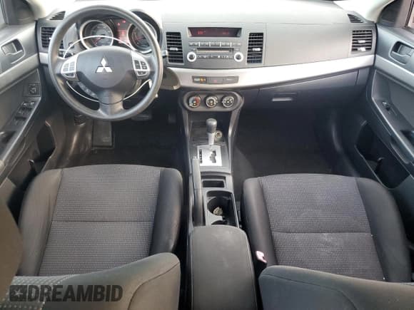 ✅ 2008 Mitsubishi Lancer DE • VIN: JA3AU26U88U008476 • Lot: 69485635. Wystawiony na Copart z przebiegiem 111 842 mil. Bezpłatny archiwum sprzedaży aukcyjnych z USA i szczegółowy raport historii pojazdu na DreamBid. Zdjęcie 8.