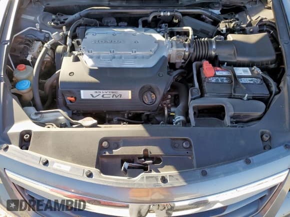 ✅ 2011 Honda Accord EX-L • VIN: 1HGCS2B86BA005191 • Lot: 92972515. Wystawiony na Copart z przebiegiem 120 394 mil. Bezpłatny archiwum sprzedaży aukcyjnych z USA i szczegółowy raport historii pojazdu na DreamBid. Zdjęcie 11.