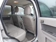 ✅ 2009 Mercury Mariner Hybrid • VIN: 4M2CU39359KJ19965 • Lot: 43017409. Wystawiony na IAAI z przebiegiem 203 117 mil. Bezpłatny archiwum sprzedaży aukcyjnych z USA i szczegółowy raport historii pojazdu na DreamBid. Zdjęcie 8.