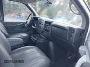 ✅ 2013 Chevrolet Express Cargo • VIN: 1GCSGAFXXD1177332 • Lot: 42768274. Wystawiony na IAAI z przebiegiem 210 481 mil. Bezpłatny archiwum sprzedaży aukcyjnych z USA i szczegółowy raport historii pojazdu na DreamBid. Zdjęcie 5.